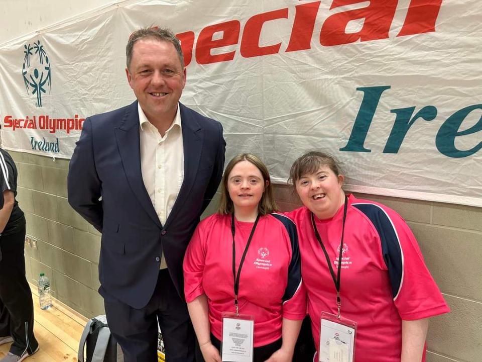 Aine, Aideen with Minister Thomas Byrne Connaught 2024